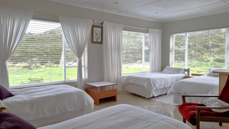 7 Bedroom Property for Sale in Glen Marine Western Cape